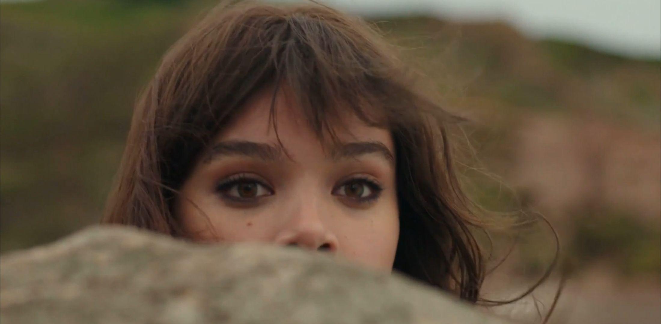 大黄蜂当查莉和大黄蜂相遇注定成就一段不平凡的温情故事