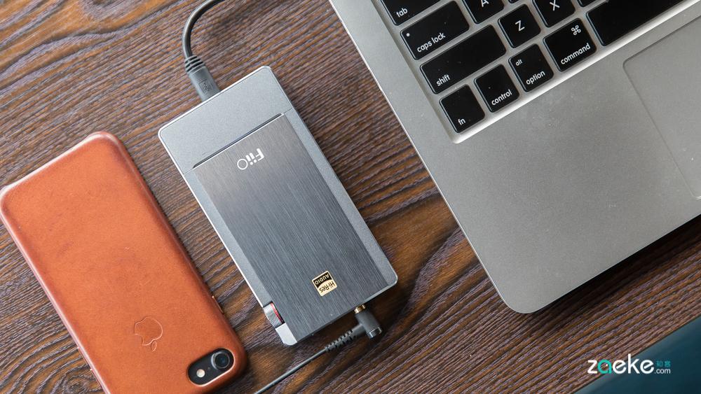 十项全能的fiioq5是飞傲hifi生态里的中央空调