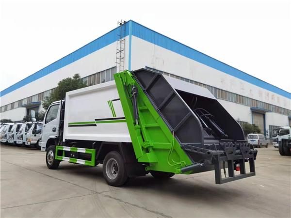 12方压缩垃圾车多少钱13396171711