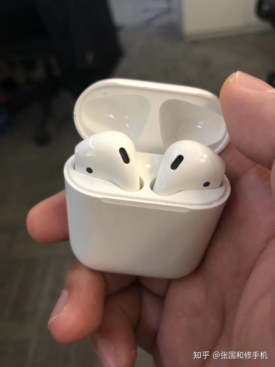 苹果无线蓝牙耳机airpods,买一代还是买二代好