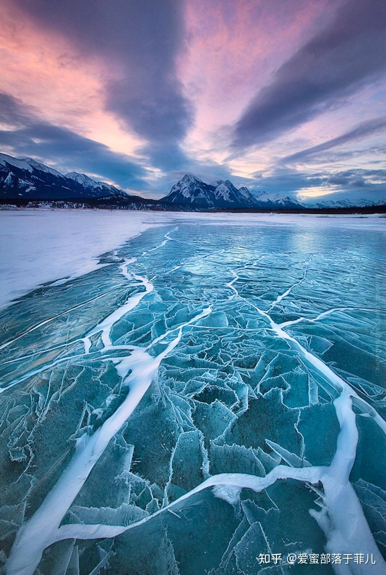 运用保鲜膜画一个冰湖水彩教程