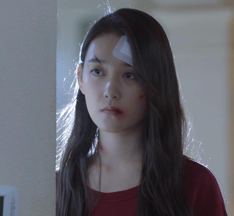 如何评价蒋依依的长相?