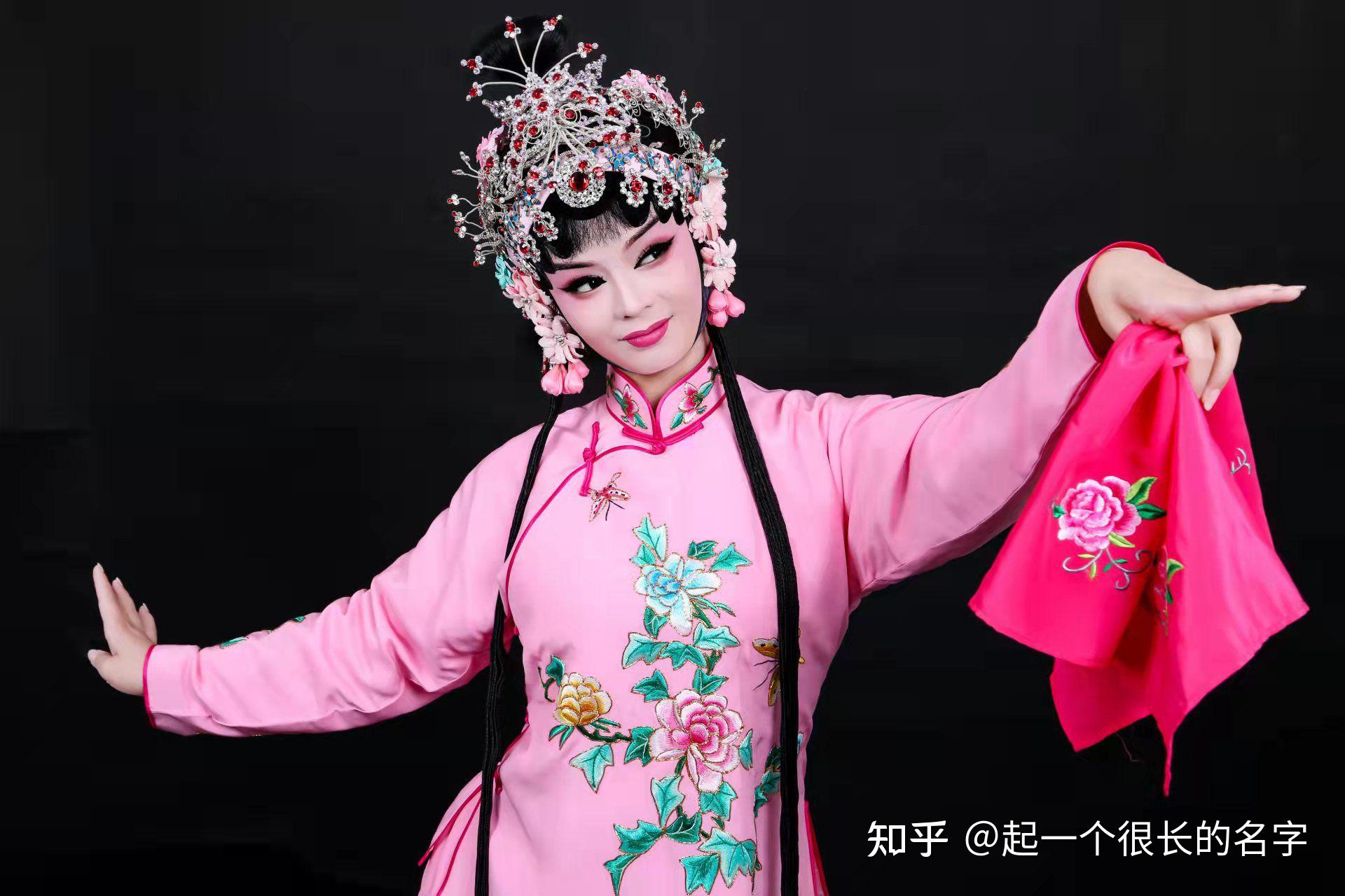 太康道情艺术保护传承中心主要国家二级演员罗阿丽