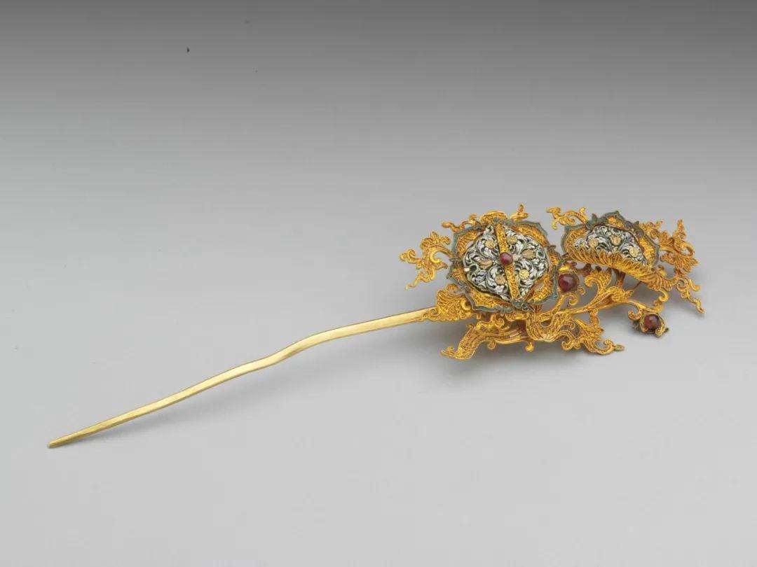 当黄金融入设计人们所佩戴的黄金首饰何尝不是一种文化