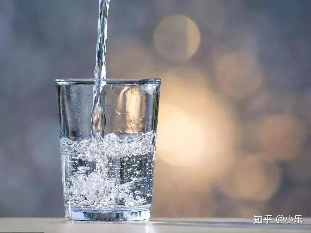如何科学饮水？原来喝水还有这么多讲究|饮水|饮水量|白开水_新浪新闻