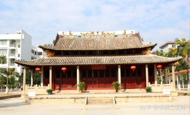 榕树和明代学宫遗址(孔庙),每年都举办祭孔活动好了,还是说回从化中学