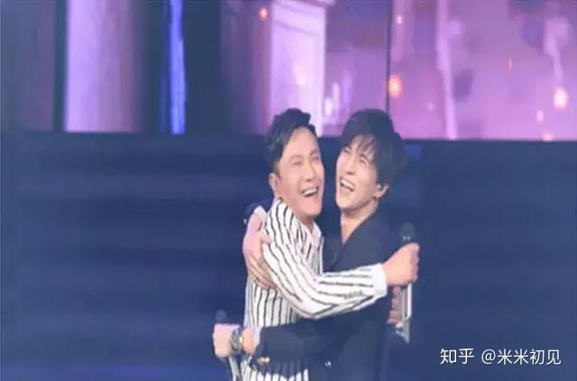 如何成为明星粉丝团后援会成员 v2-585593540515d5934149f946b310084f_r.jpg