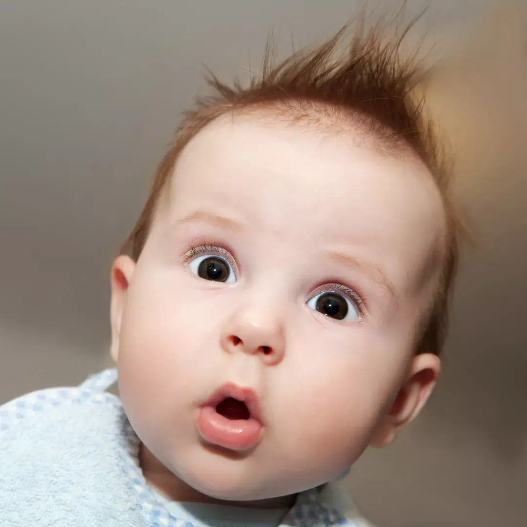 宝宝头发稀少发黄是什么原因？多剃胎头能改善吗？答案都在这里