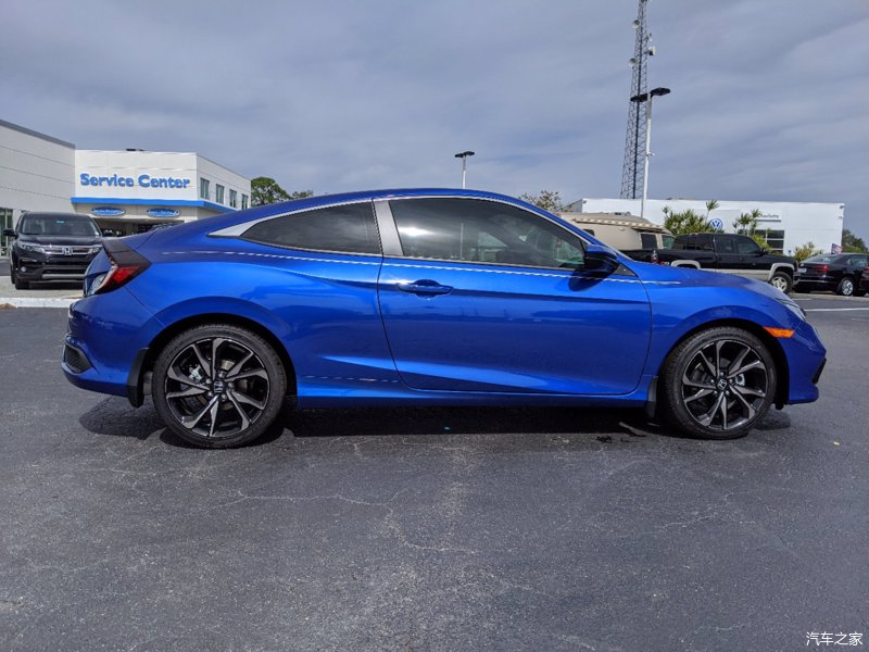 本田思域双门版很有运动感的轿跑回头率高真香