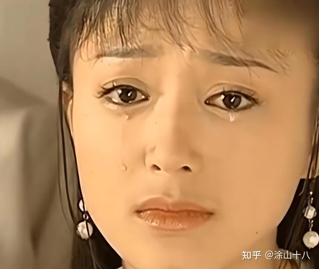 事实证明,44岁的秦岚,已开辟了中年女演员的"另一条路"