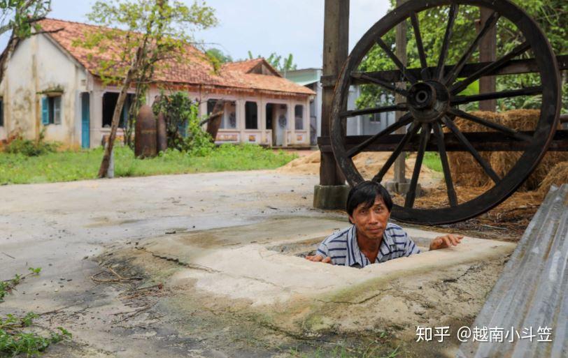 在这里,西贡司令tran hai phung将军指示对叛乱的tetmau than进行全面