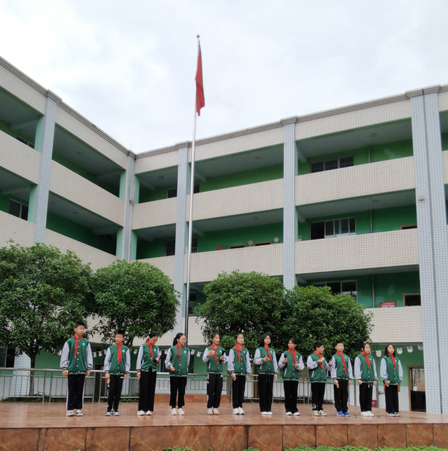 永兴小学国旗下生态教育丨人人讲安全生活更美好