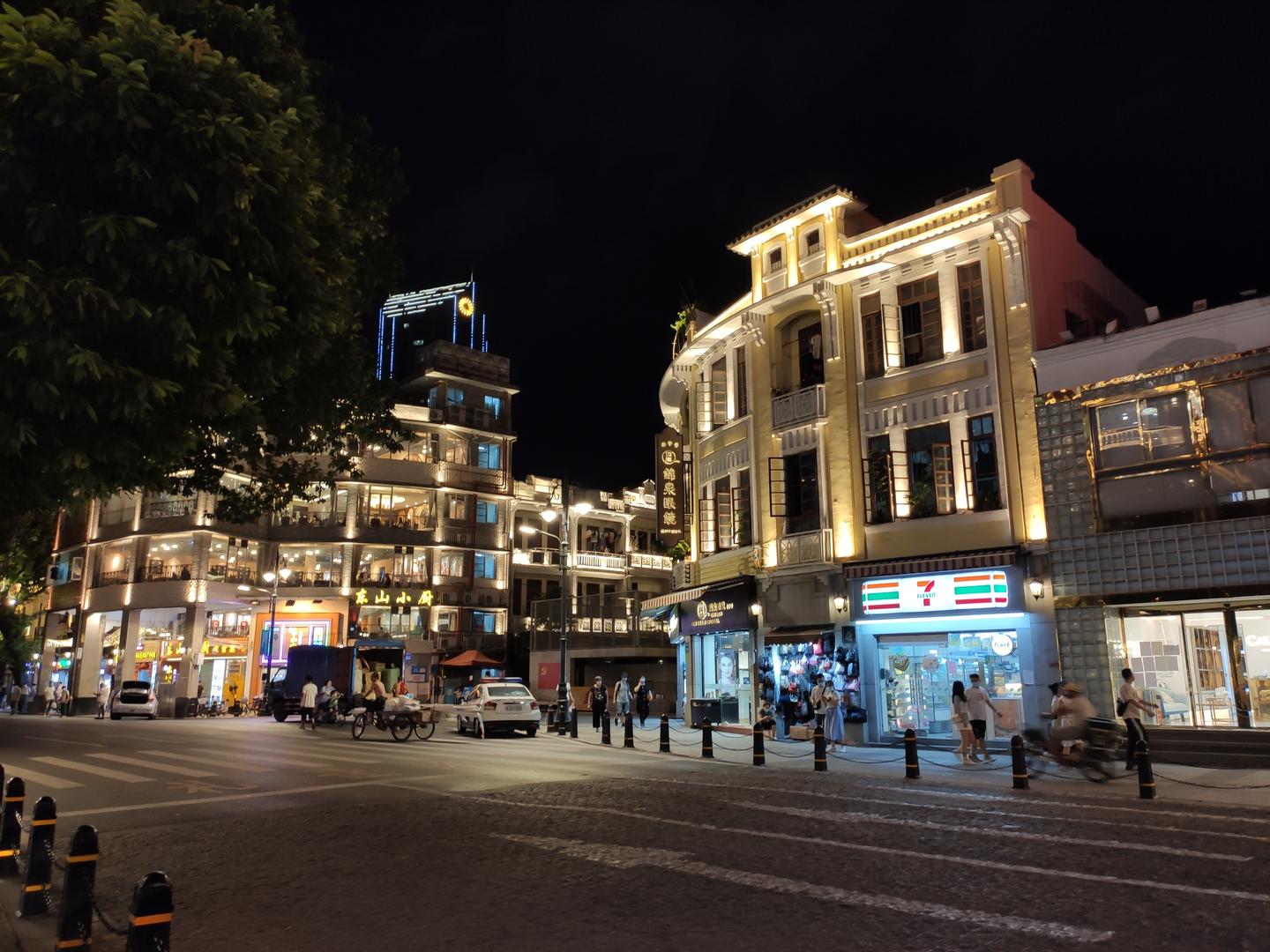 广州起义路老西关风情夜景