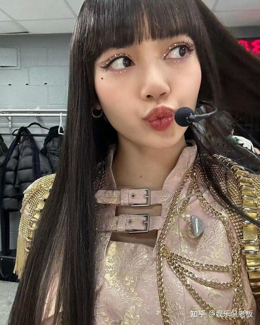 lisa的反击来了!手持celine香水挑衅,试图破除传闻回击网友