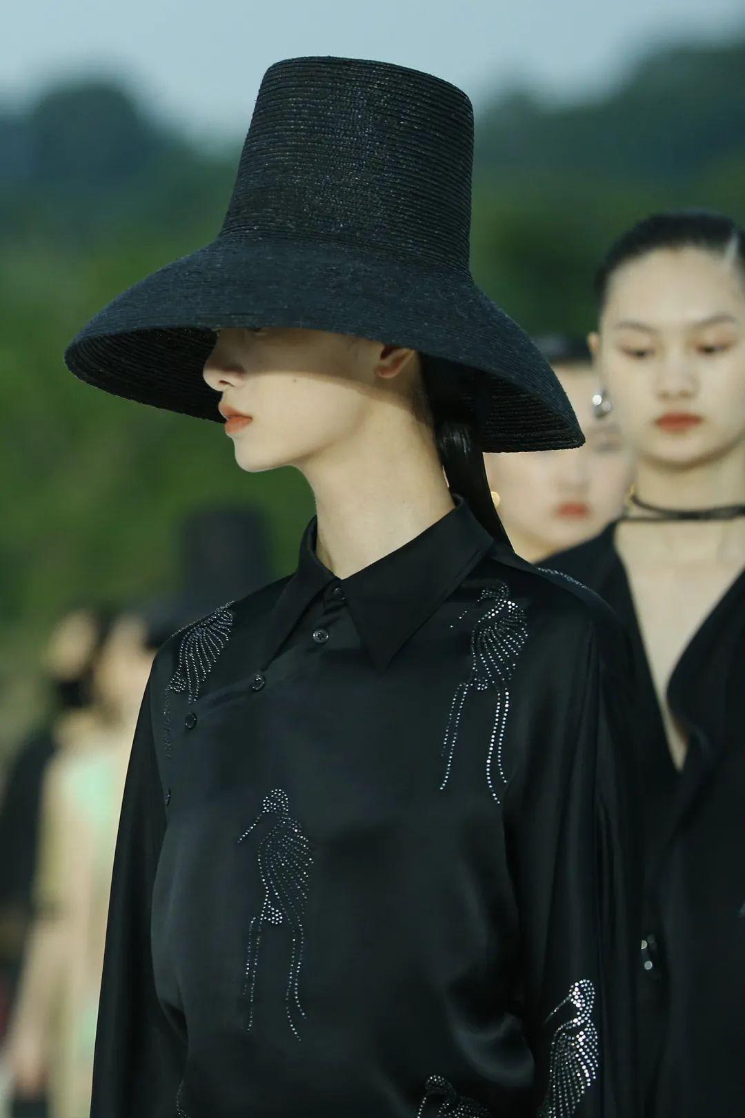 卷宗对话朱崇恽zhuchongyun的静谧之境