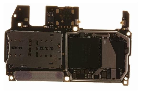 【图8:华为p10主板正面 华为p10拆解评测:国产机皇配置怎么样?】