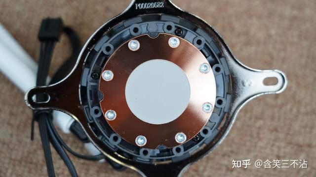 艾尔登法环太火了,于是打造了一台能在4K分辨率下畅玩它的黑白主机 第40张 艾尔登法环太火了,于是打造了一台能在4K分辨率下畅玩它的黑白主机 第40张