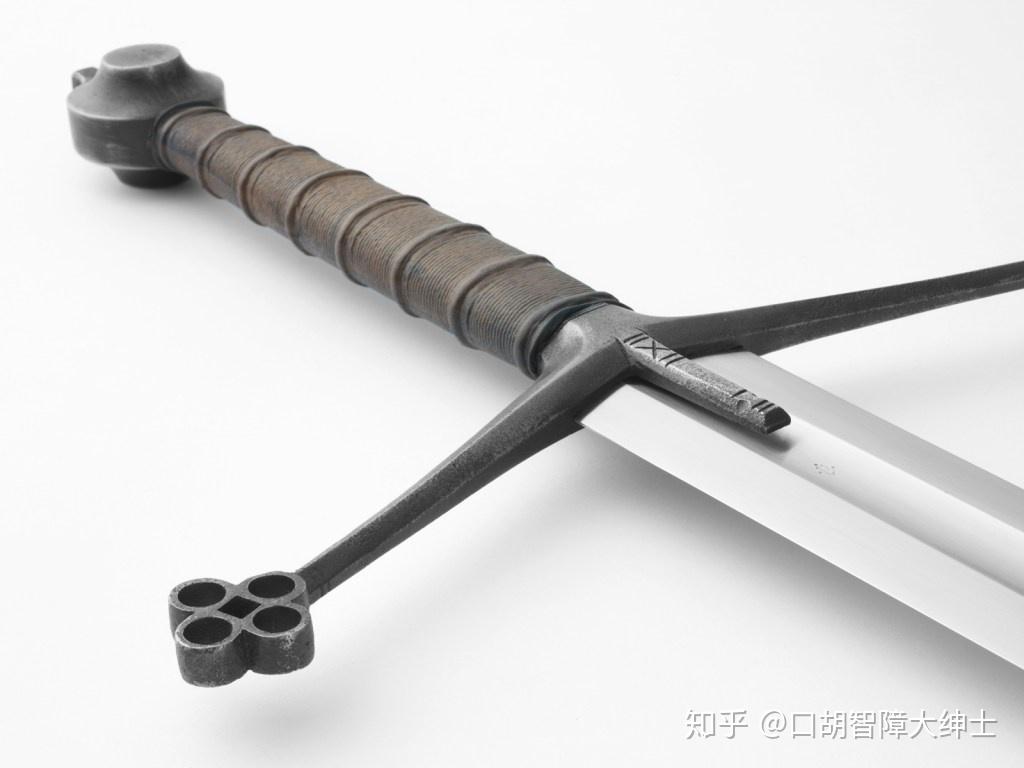 苏格兰Claymore究竟是双手剑还是单手剑? - 知乎