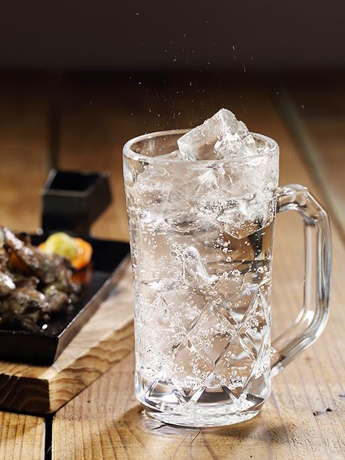 这一杯highball做给可爱的女孩