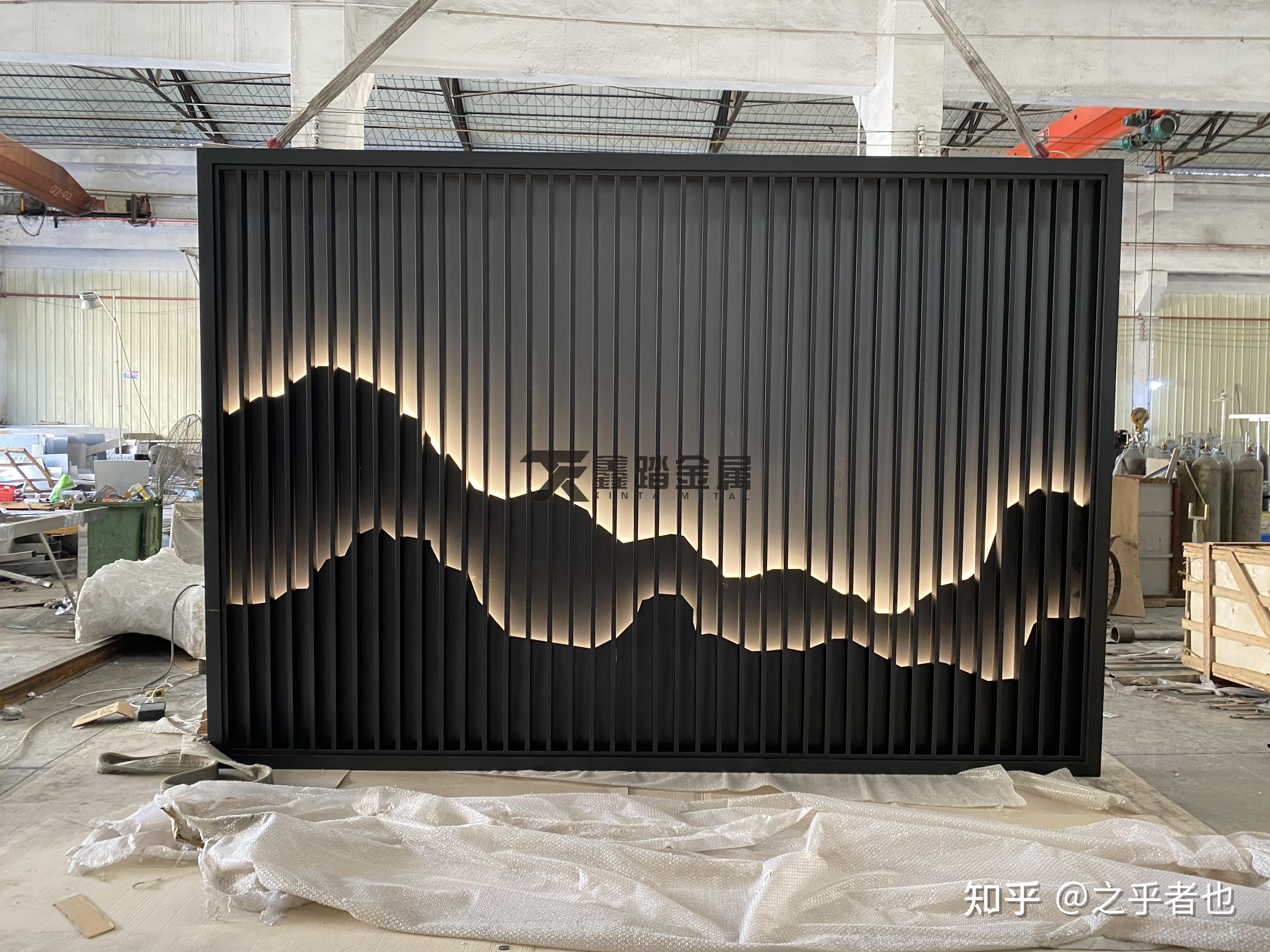 发光不锈钢屏风,山形金属格栅艺术山峦背景墙前卫装饰 - 知乎