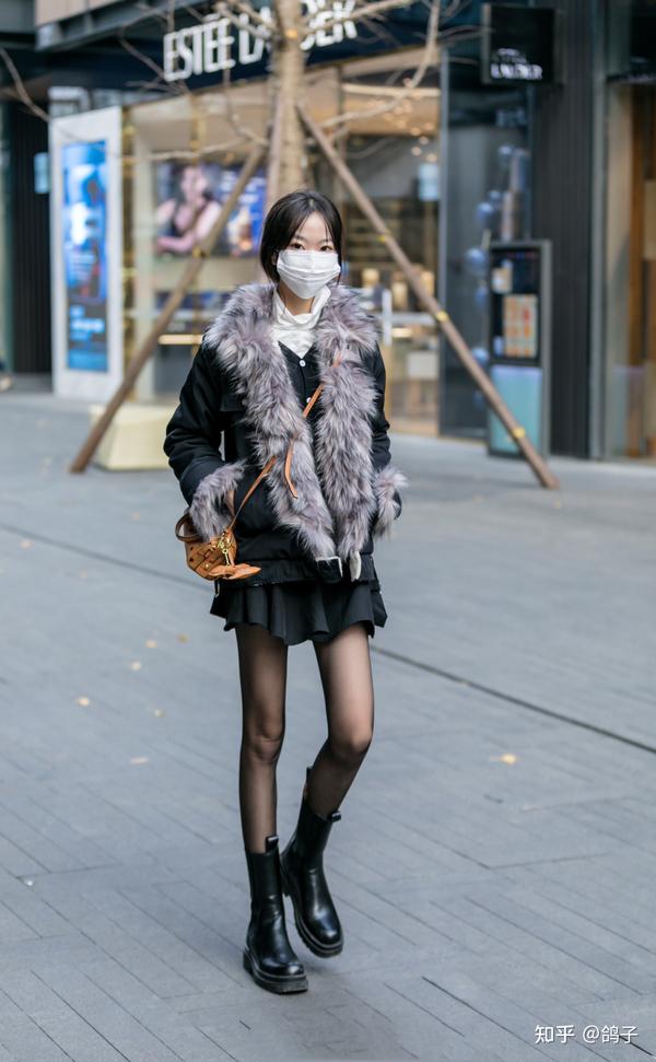 看街拍 学搭配:9组烟筒靴穿搭 打造又细又直大长腿