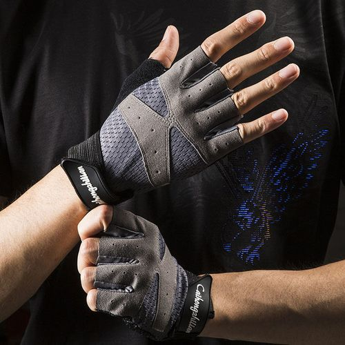 确实有很多人并不喜欢戴着手套做动作,毕竟隔着一层布料,不能直接触摸