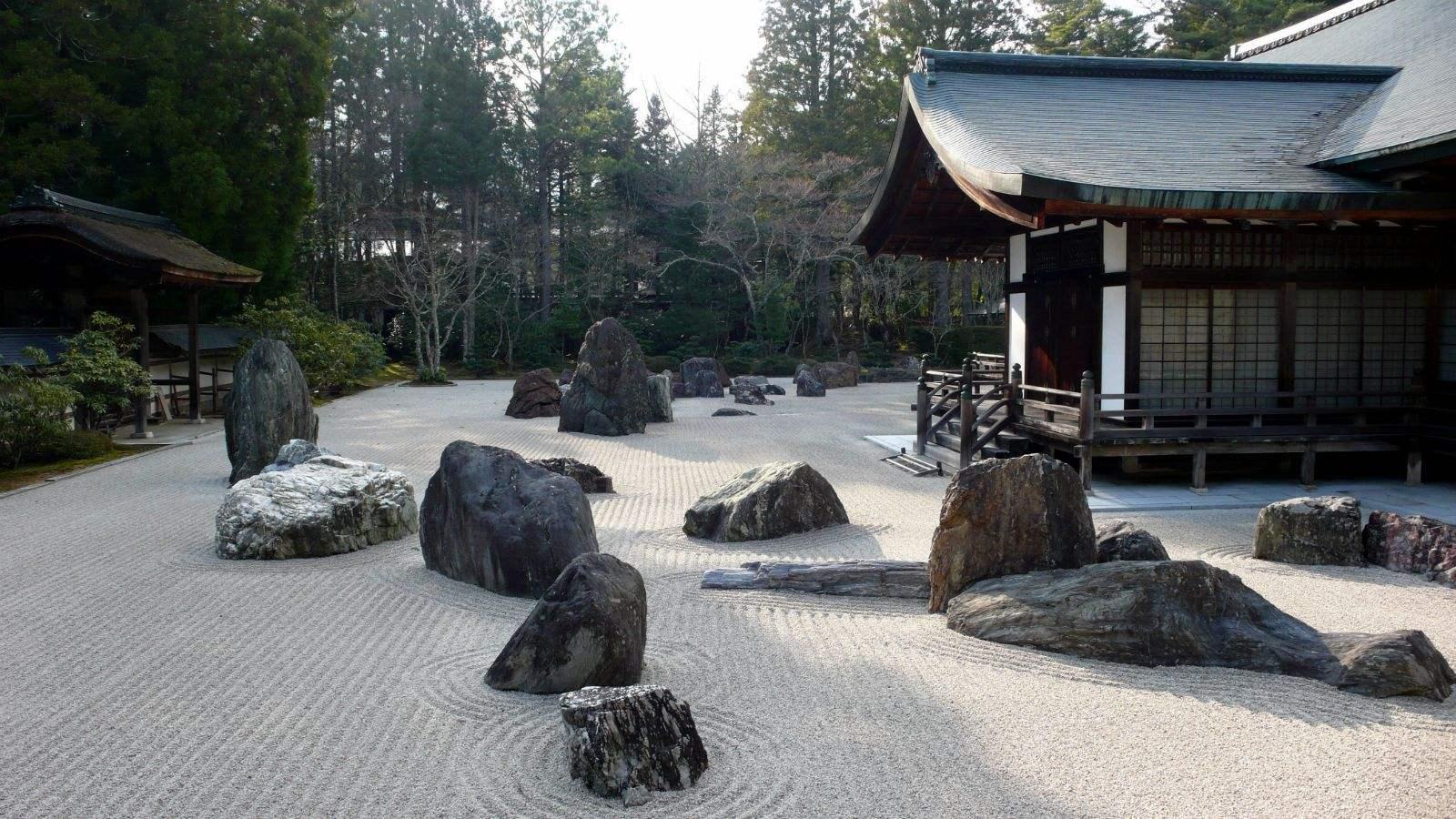 灯篭と蹲のある本格日本庭園｜姫路市の外構・エクステリア・お庭のことなら、サンガーデンへ。