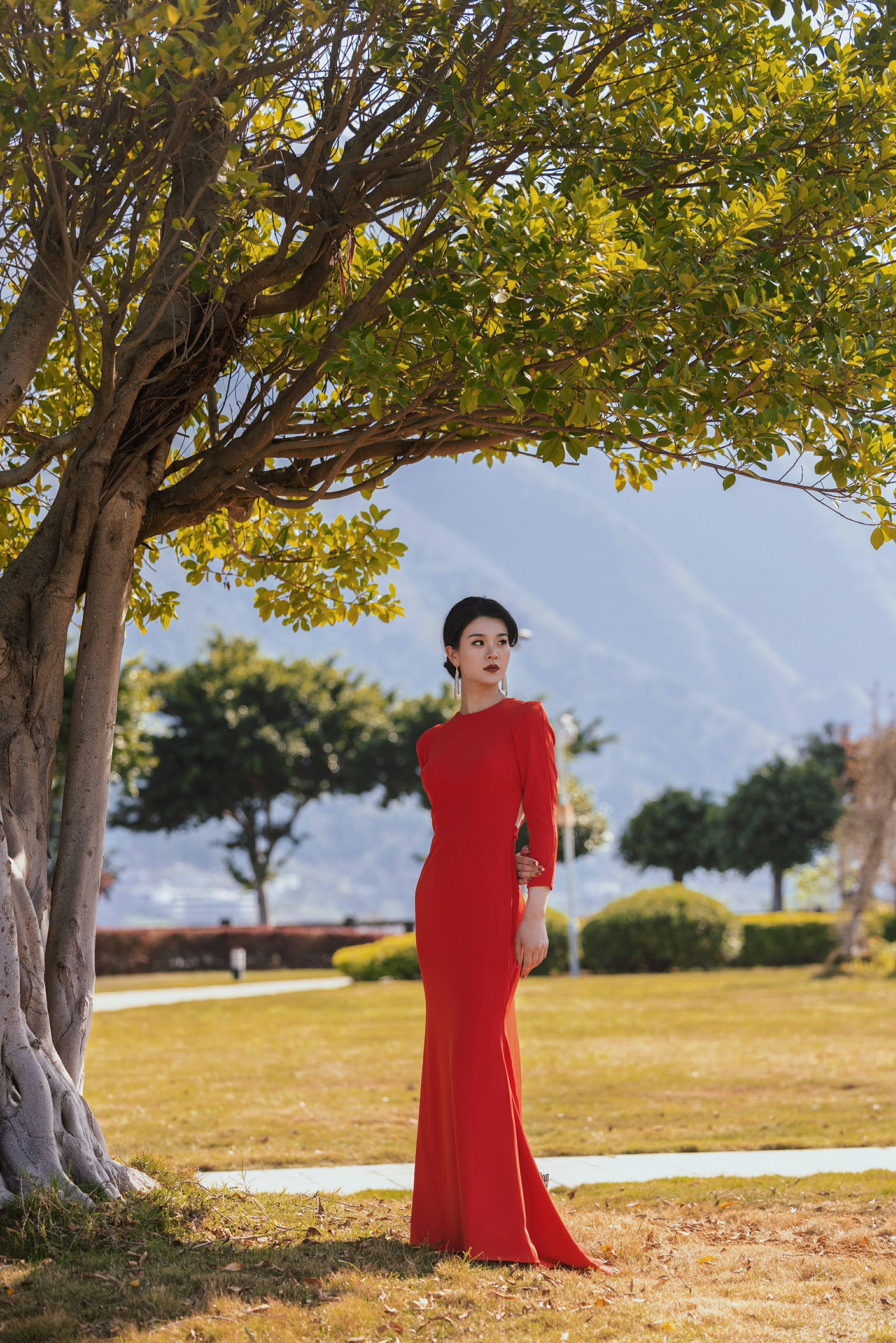 马儒跨界主持"神女杯"红毯,多才多艺优雅有魅力 - 知乎