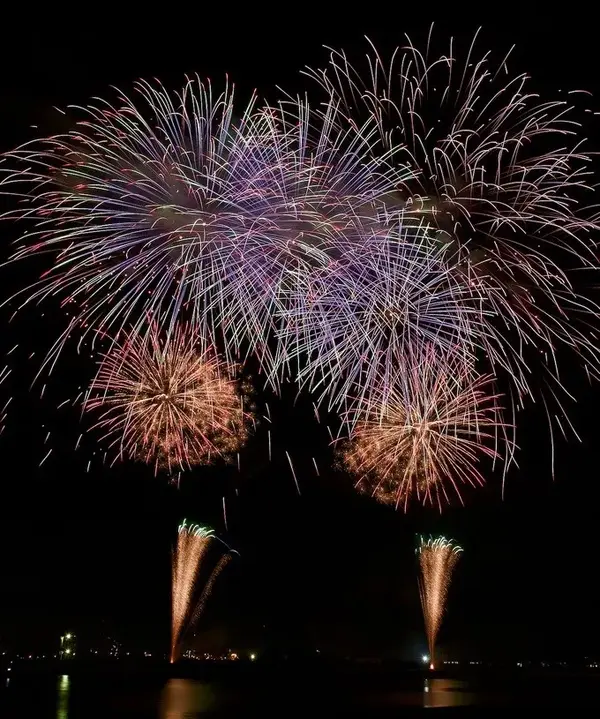 日本冬季花火大会盘点 雪中烟火 才是真正的浪漫 知乎