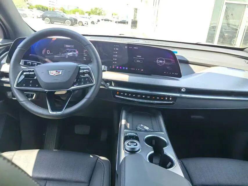 300km准新车:26款凯迪拉克XT5指导价41.99万,现在24.69万 - 知乎