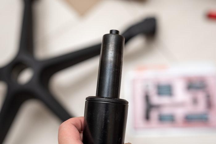 韩国三弘的气压棒,包含冈村之类的高端办公椅品牌也在用,反正大家买