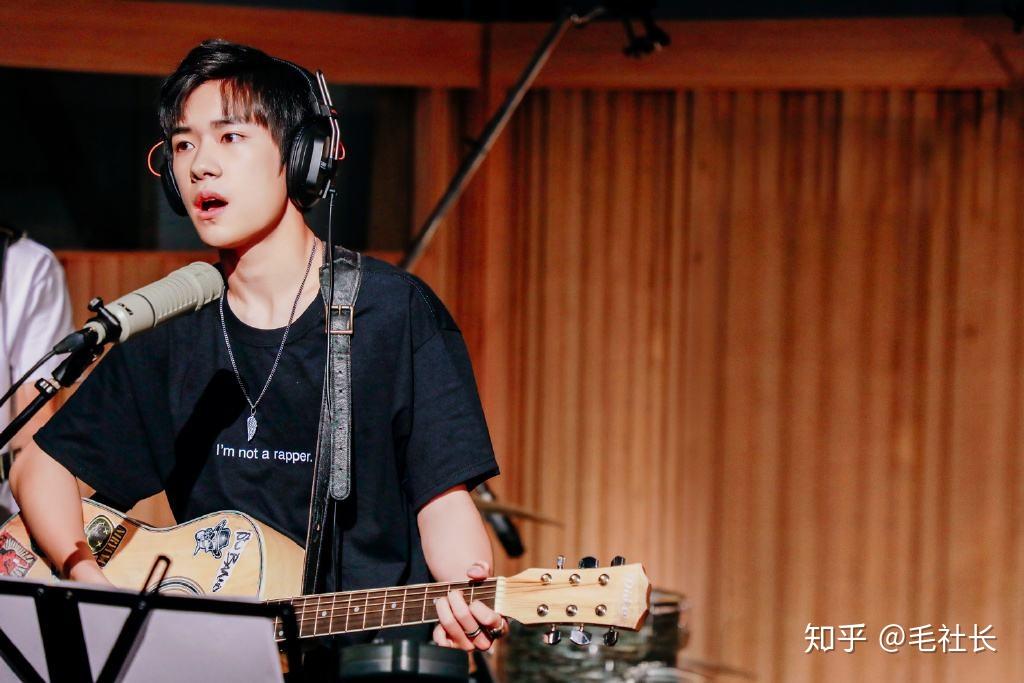 应该怎么学吉他?