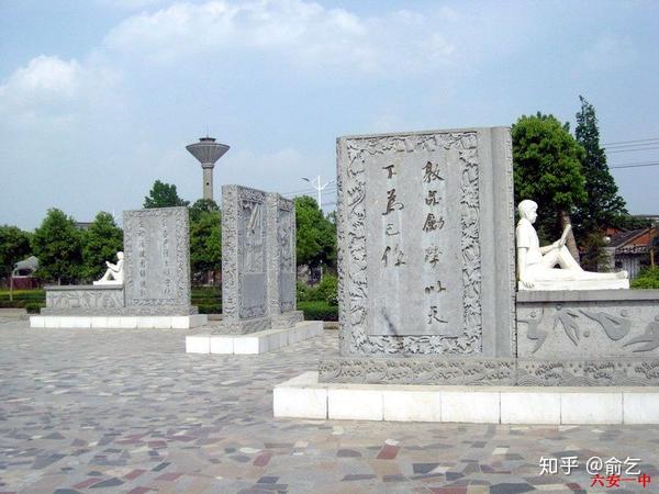 男性要害被踢是什么感觉?