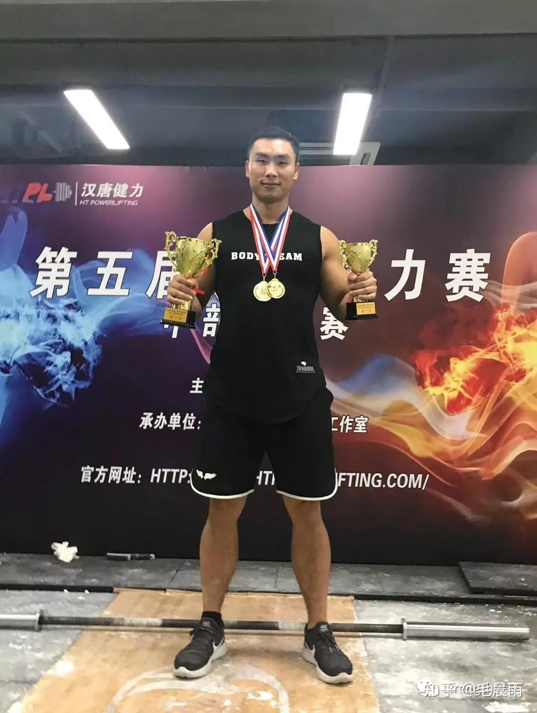 大热门——推起令人窒息的重量5,大飞深受人民群众喜爱的前任全国逼王