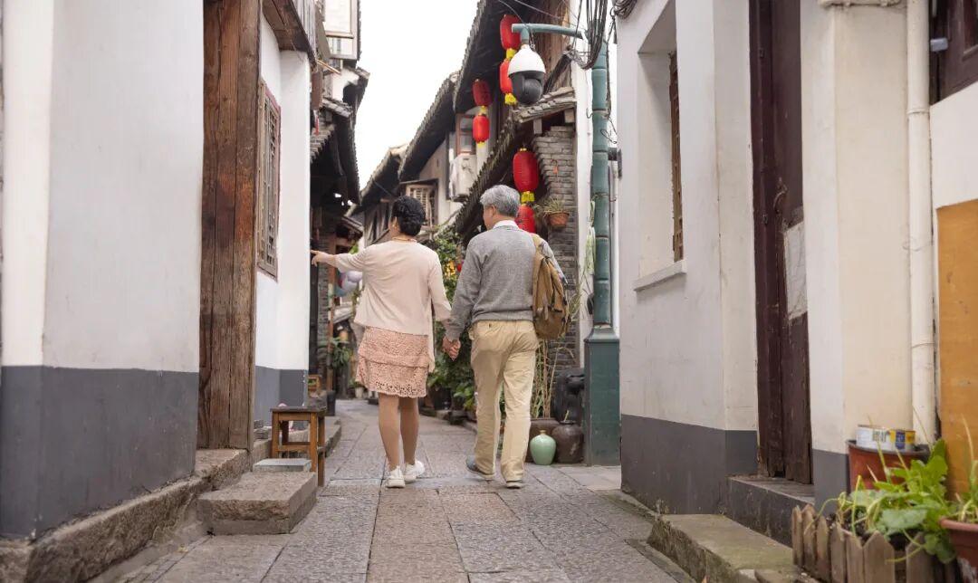带父母去旅行后,才发现他们的世界,小到只有我长大的地方 - 知乎