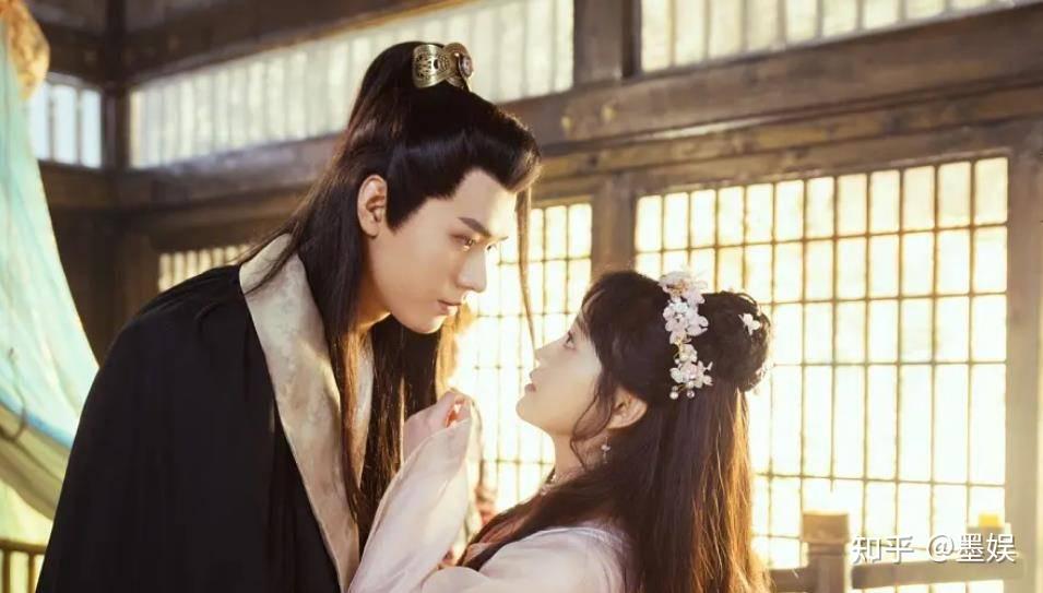 龚俊在接《山河令》之前,就已经在网剧圈里崭露头角,每年2~3部网剧的