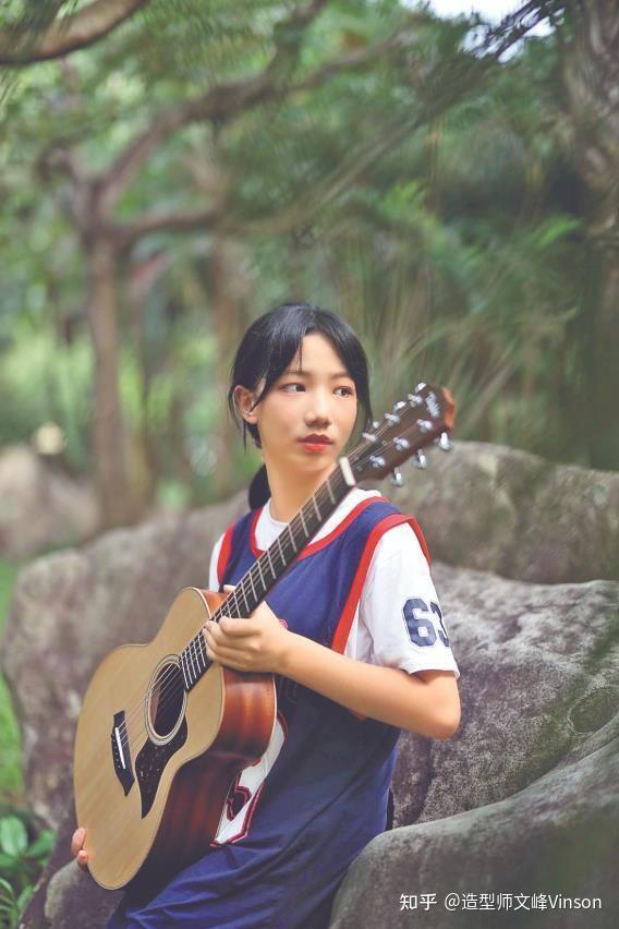 she一个十五岁的女孩写的歌