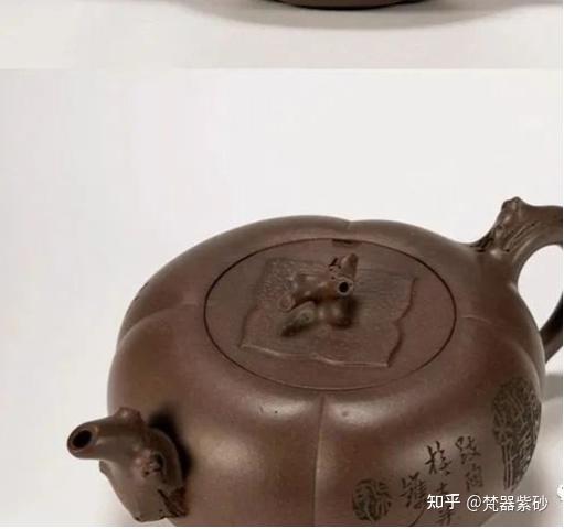 紫砂陶刻大师任淦庭