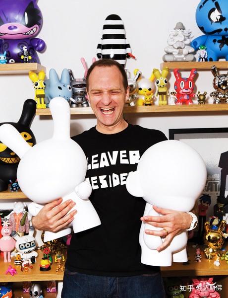 是这位赏金猎人创造了潮玩