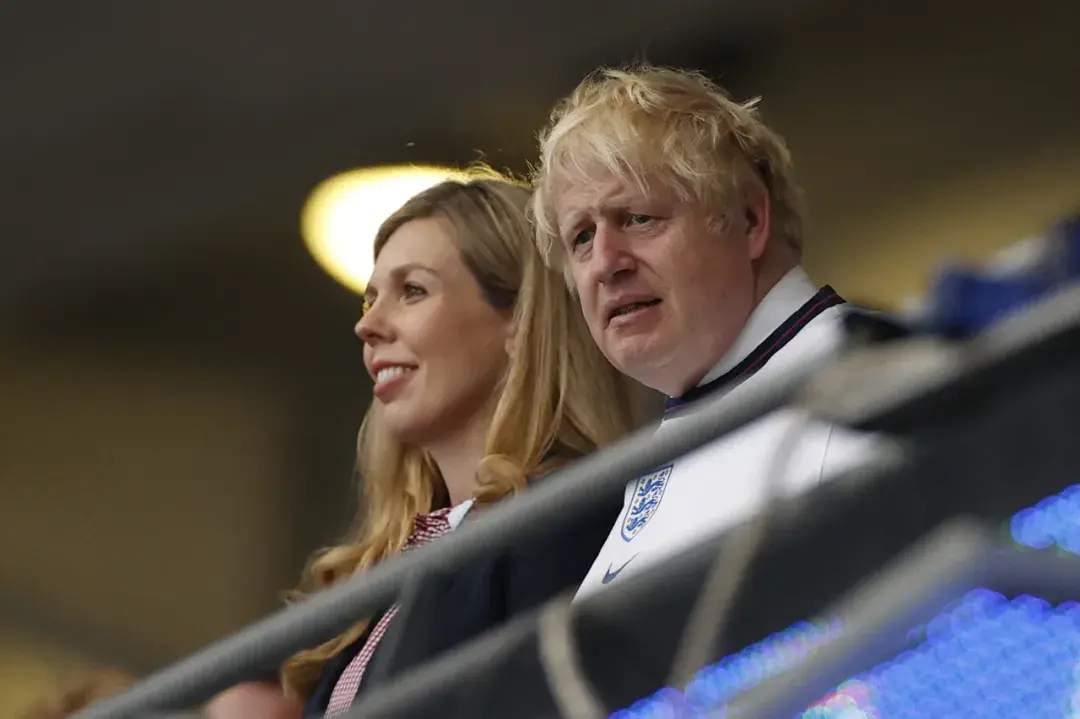 英格兰输球后3名遭种族歧视的球员获全网支持意大利人被做成表情包