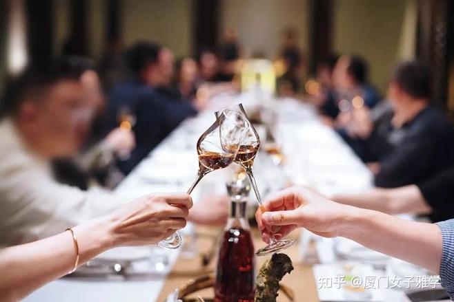 敬酒有什么讲究?酒桌上应该先敬谁?这8点很重要 - 知乎
