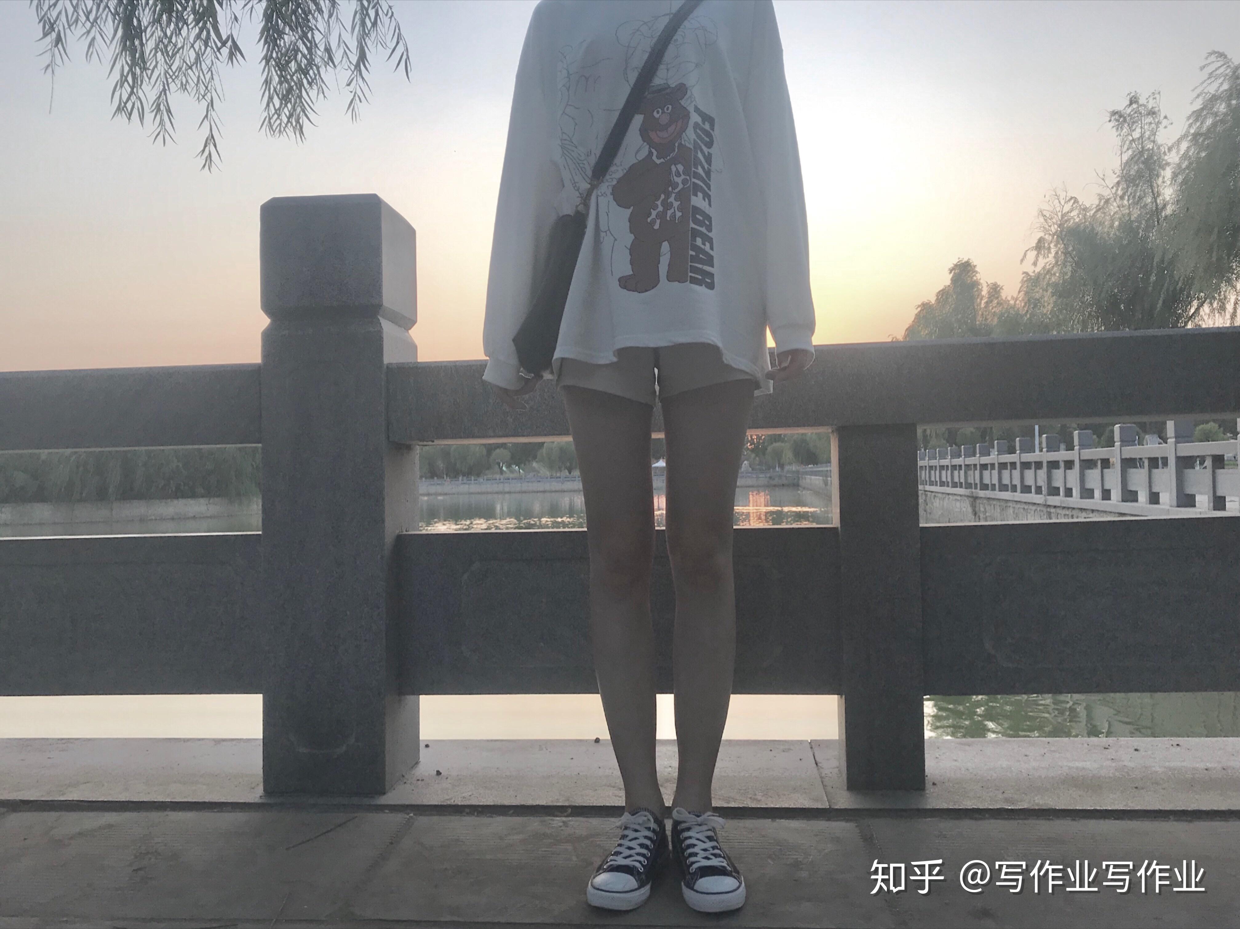 美女校花 北京城市学院 李雨佳 18岁 身高165cm 体重100斤 喜欢跳舞