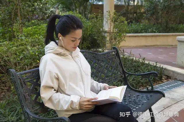 心高气傲的寡妇跟学霸女儿闹掰