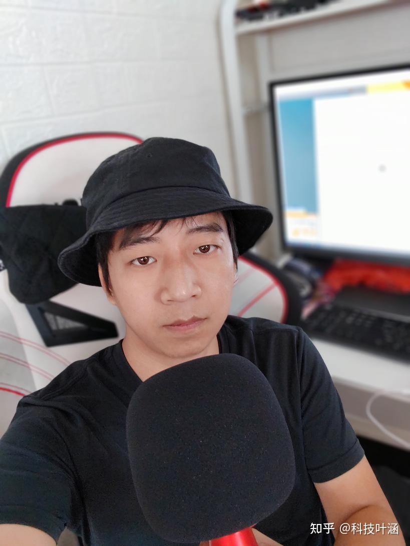 进入《唱吧》app页面大家会发现里边内容丰富,涵盖时下流行的各类