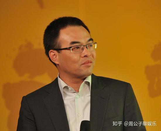 2004年,李嘉欣在上海拍《画魂》,经曾志伟介绍,相识了内地富豪,星美