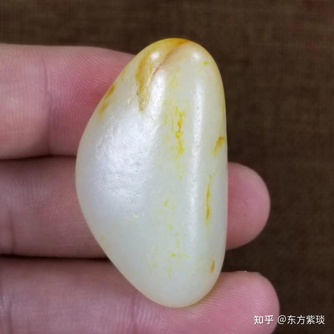 深度揭秘一眼识别和田玉籽料毛孔的真假