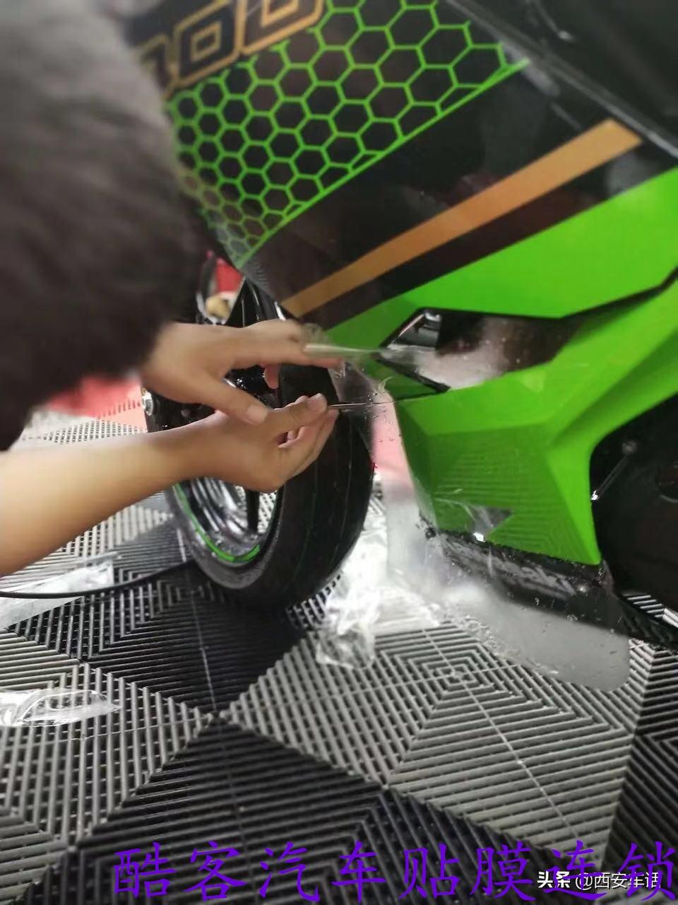 摩托车隐形车衣施工案例川崎400贴隐形车衣川崎400国产bop保剽隐形车