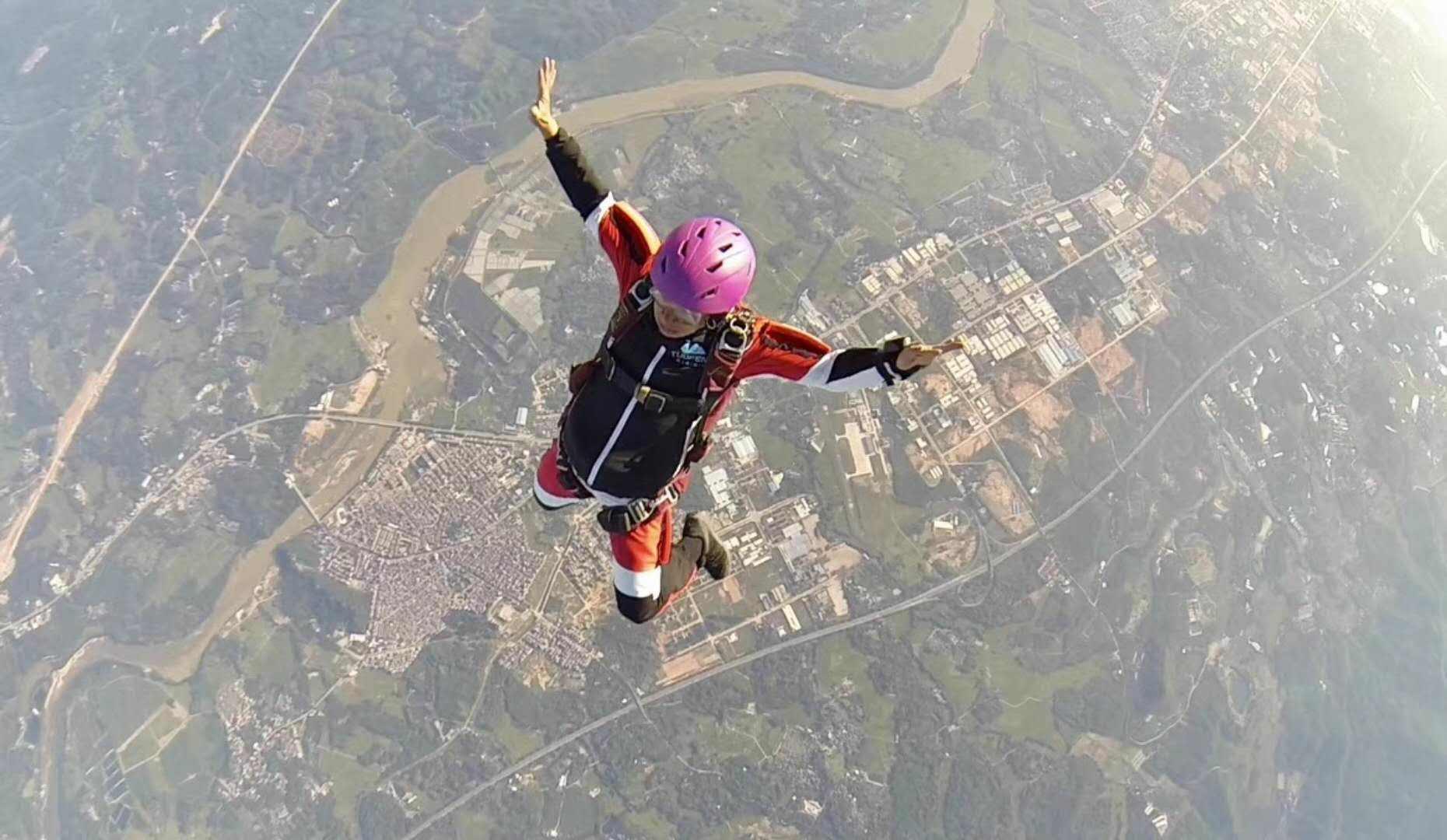 驼峰4周年,跳伞畅谈峰会→邀你现场感受去全世界跳伞 - 知乎