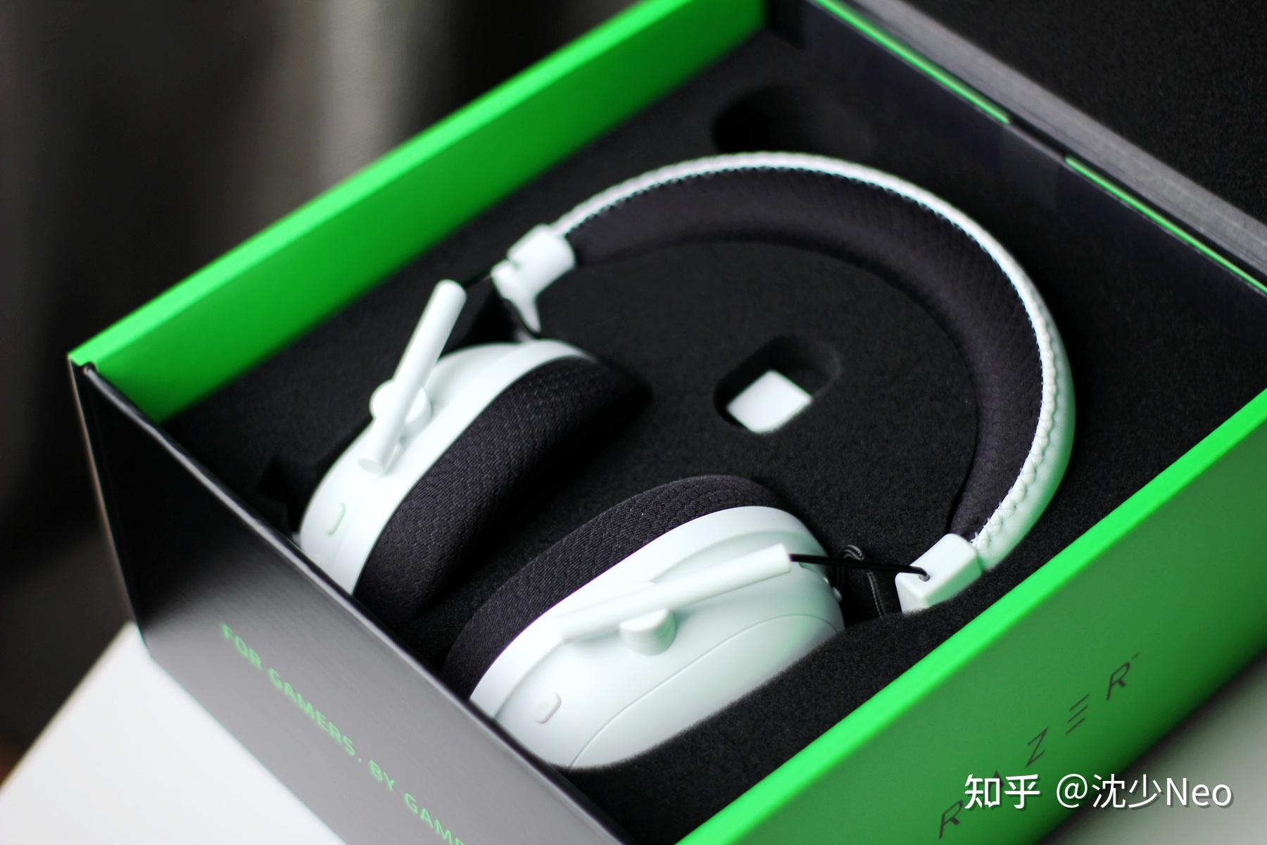 全面升级,白色好看,还有无线双模连接 - 雷蛇 旋风黑鲨v2专业版(2023)