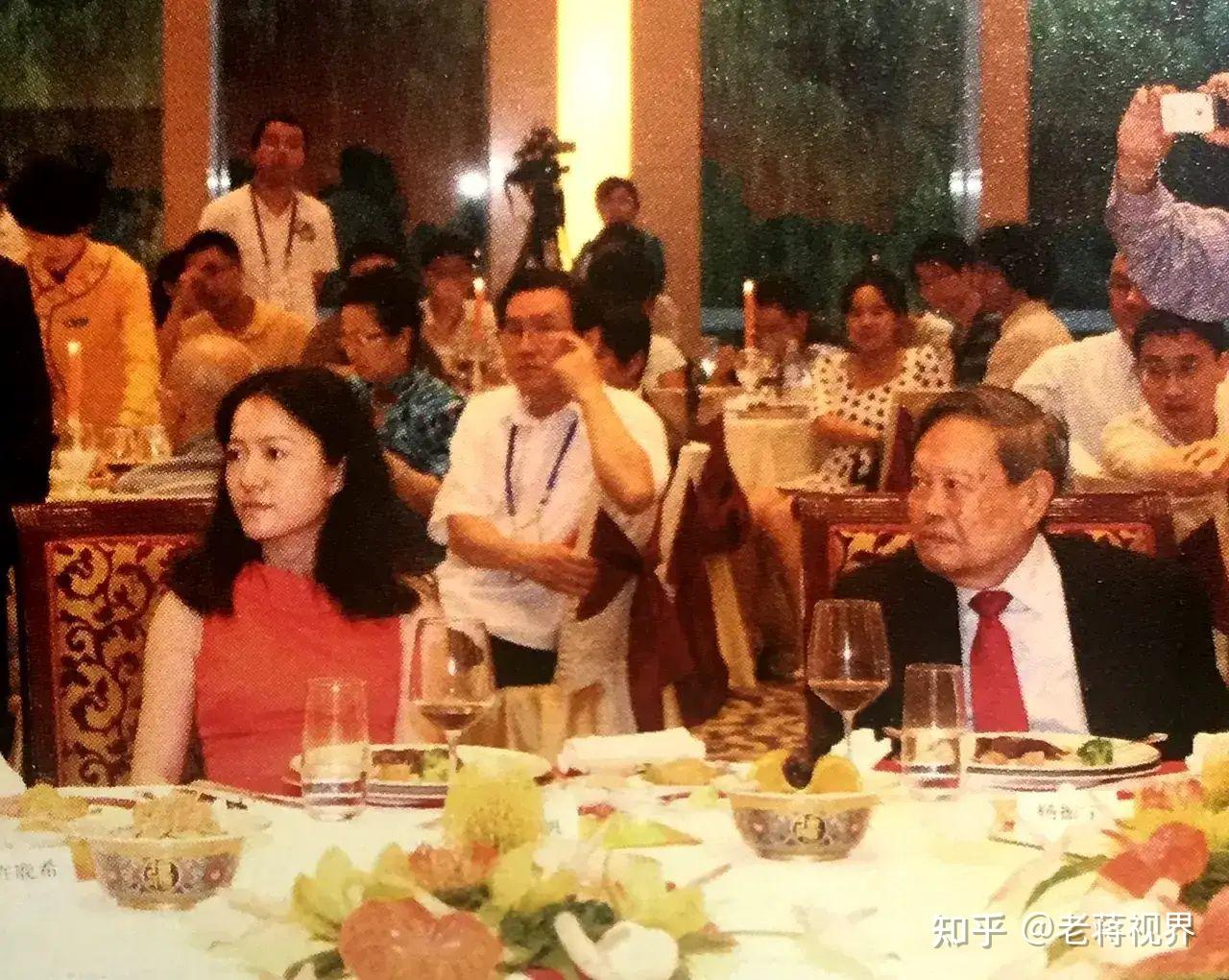 杨振宁加入美国籍让父亲至死都不能释怀,曾与爱因斯坦会面却直言“一无所得” - 知乎